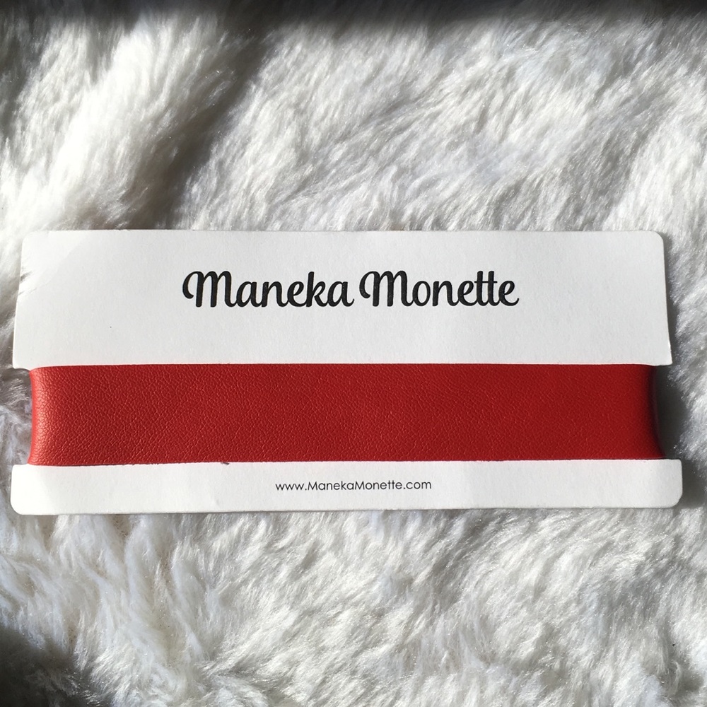 💋SALE✨NEW✨Red Faux Leather Choker CCO